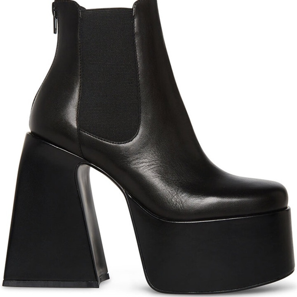 Steve Madden Black Hustle Platform Boot Size Women’s 7.5